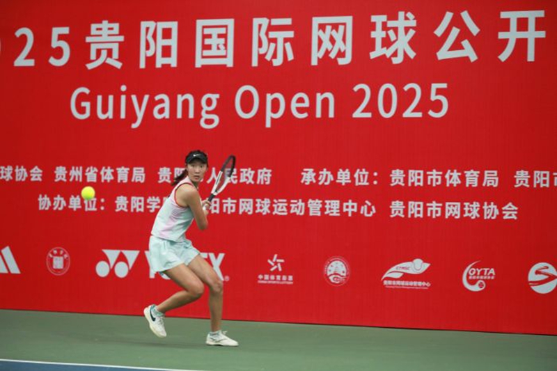 3、 參賽運動員王晶在比賽中。.jpg