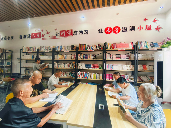 一座侗寨書屋的鄉村振興實踐。