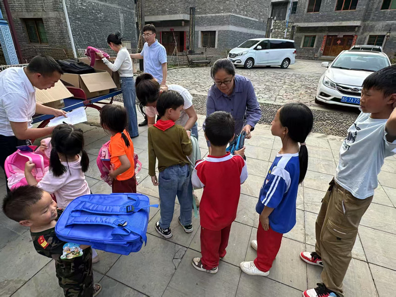 開展“兩清兩改兩治理”專項行動。