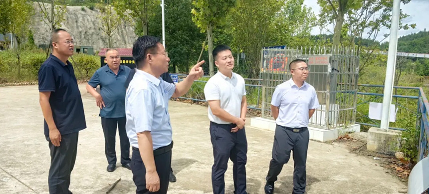 貴州農業職業學院黨委書記鄧慶生率隊赴玉屏調研。