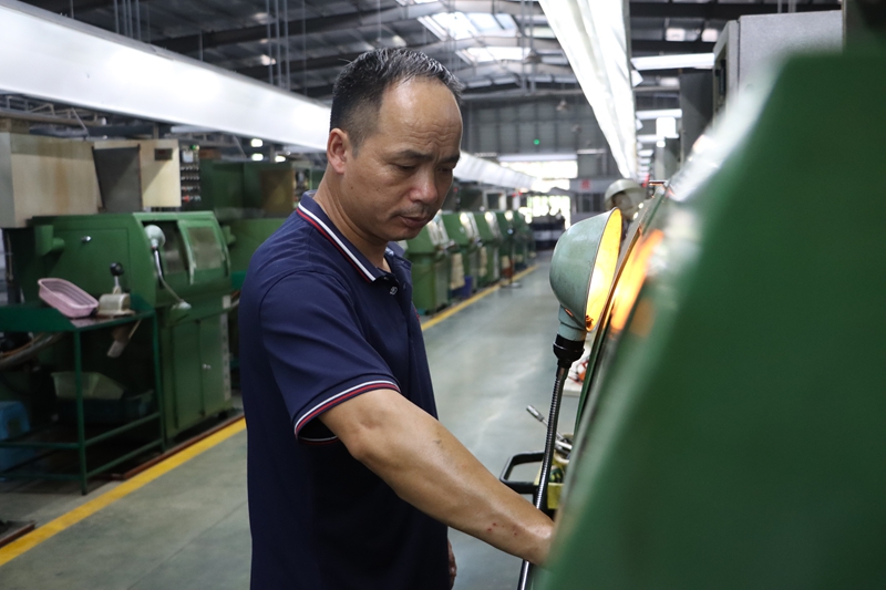 貴州獨山：小軸承“轉”出發展新速度 (3)