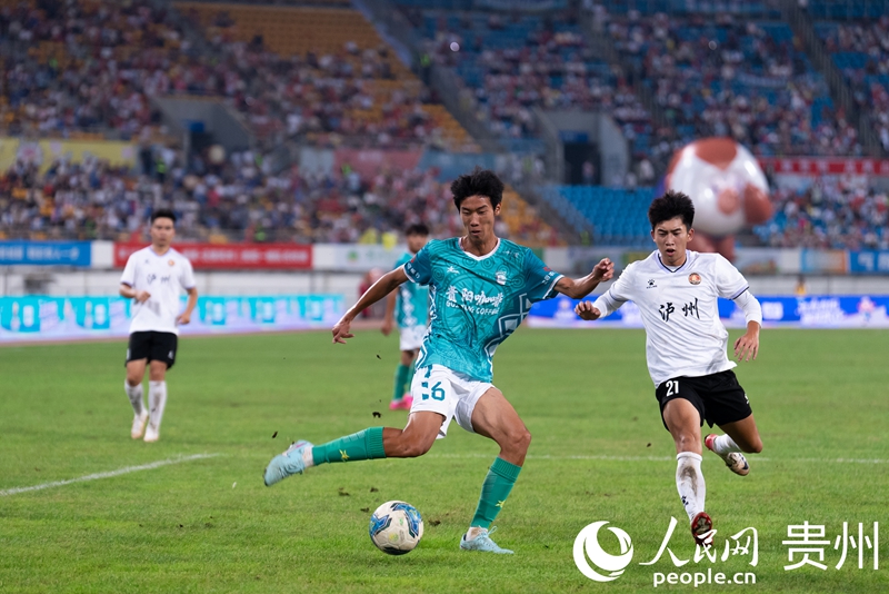  2025城市足球邀請賽開幕賽現場。人民網記者 涂敏攝