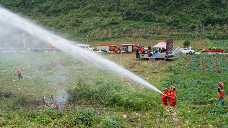 9月19日麻陽河保護區森林防滅火撲救演練現場。