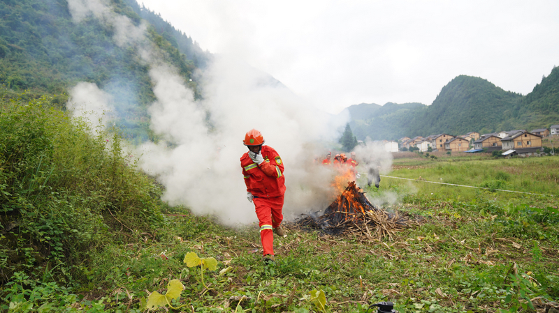 9月19日麻陽河保護區森林防滅火撲救演練現場。