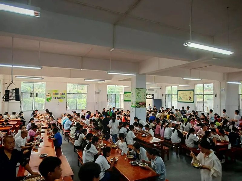 午餐時間，一切井然有序。