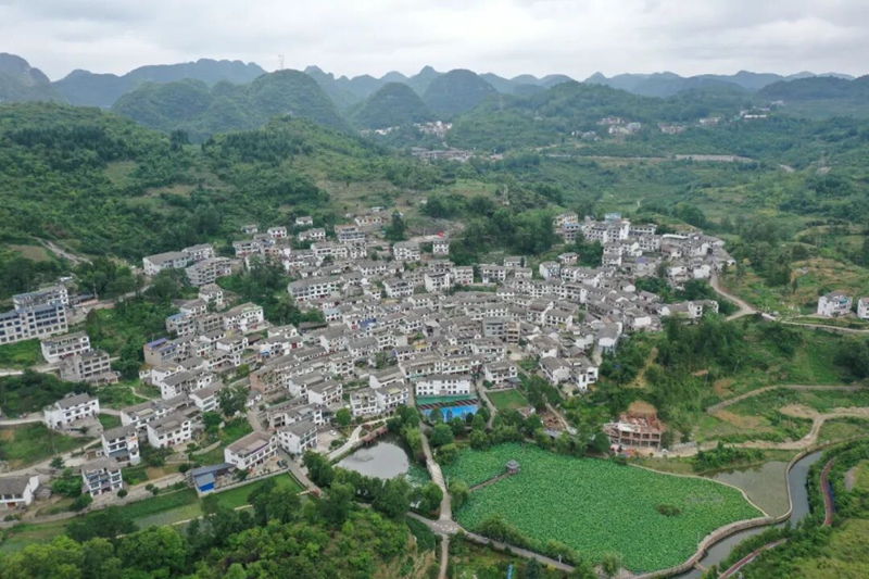 黃果樹旅游景區龍宮鎮桃子村：依托好風景，做活“宿”文章
