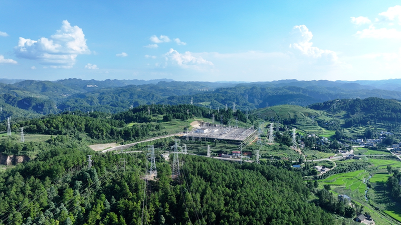 貴州甕?；瘜W有限責任公司220千伏供電線路工程。