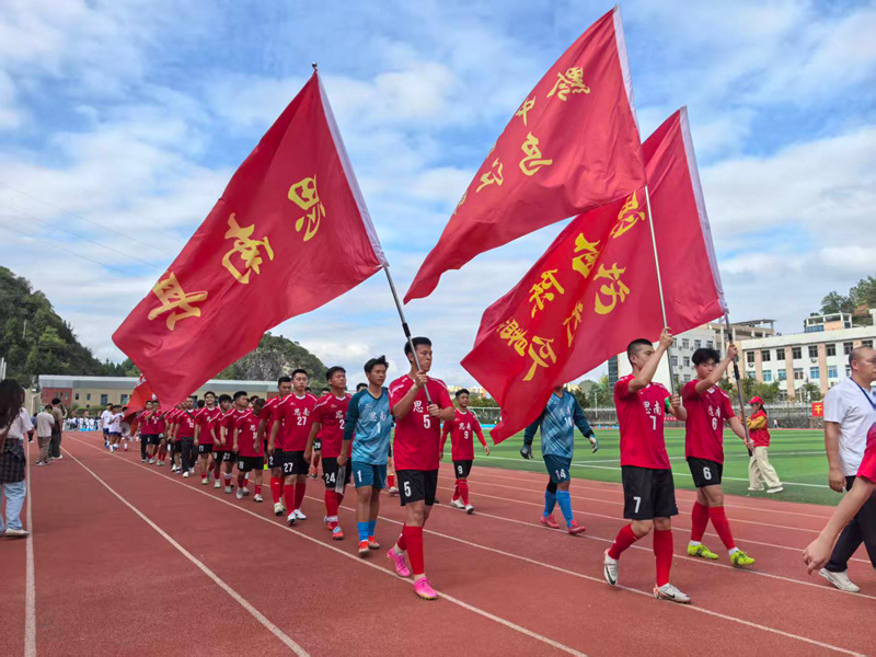 思南陳薯花燈隊入場。