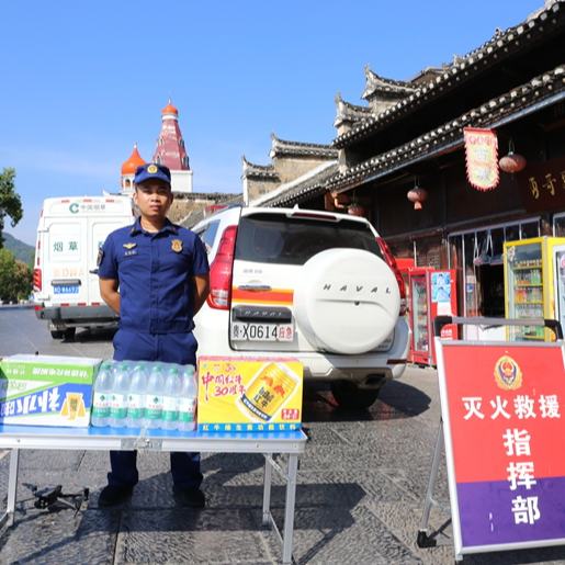 9月17日，一場模擬古城核心區老街自建房火災的綜合應急救援演練，在貴州省銅仁市碧江區中南門古城拉開帷幕。