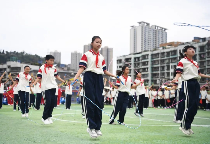 9月29日，貴陽市第十八中學第四十五屆體育藝術節開幕式體育運動展示現場。