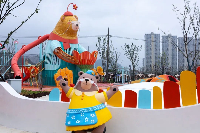 3、熊婆婆的奇幻樂園 。