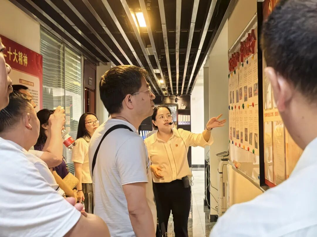 黨建引領凝聚法治“紅色力量”。