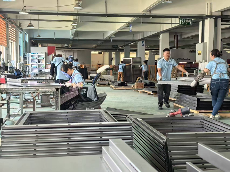 貴州星原意力發公司的生產車間 王方 攝.jpg