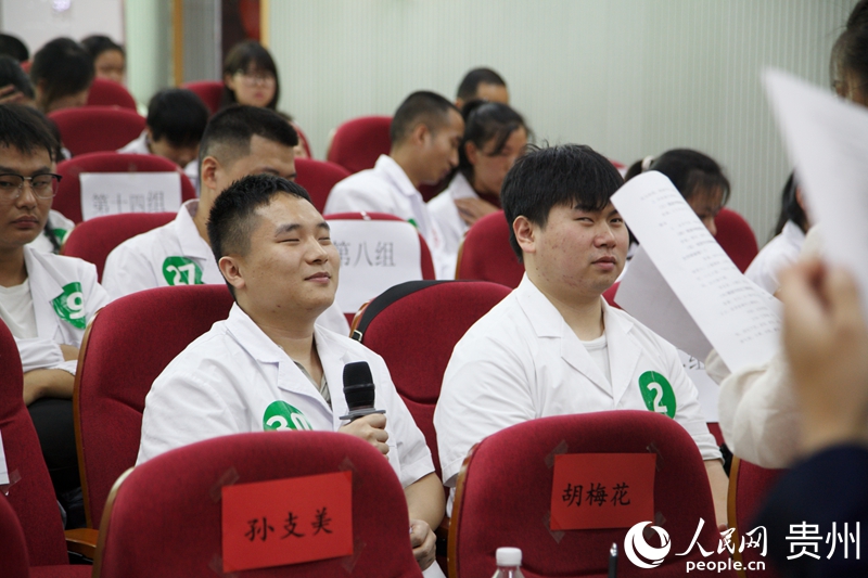 理論比賽現場。人民網龍章榆攝