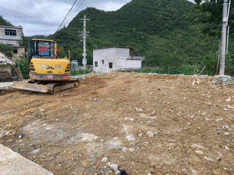 紫云自治縣大營鎮妹場村曬谷壩施工建設中