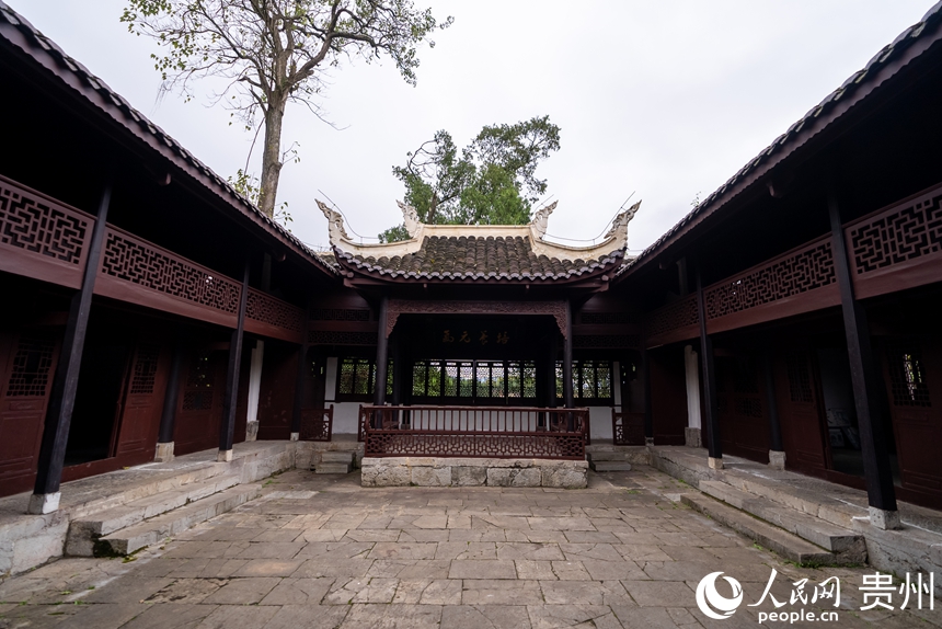 文化園內的龍岡書院一角。人民網記者 涂敏攝