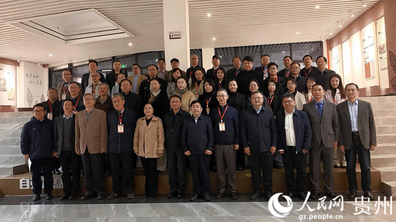 合影。人民網 李永馨攝