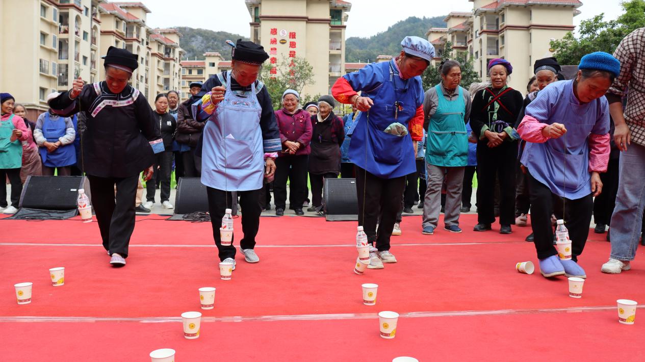 群眾參與益智游戲。