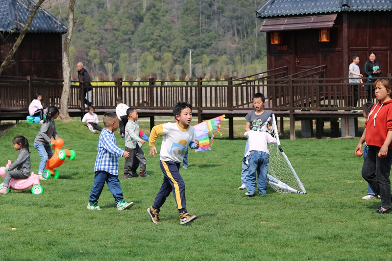 松桃長征村：勇闖產業振興“長征”路。