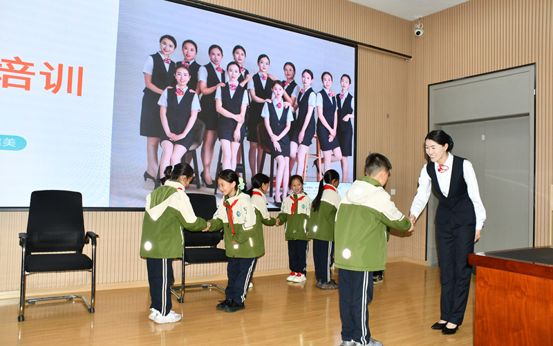 社交禮儀培訓。