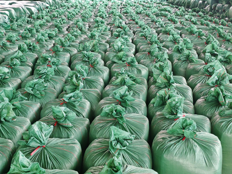 草料包（蘇暢莉  攝）.jpg