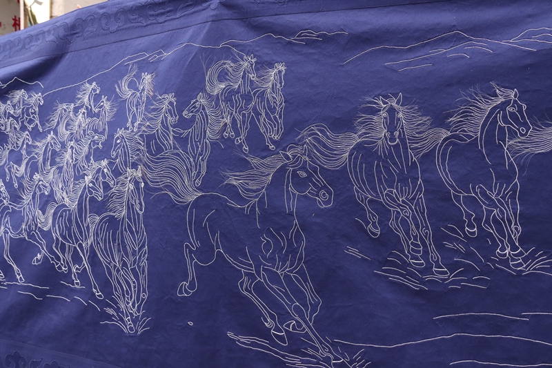 刺繡上的馬栩栩如生.jpg