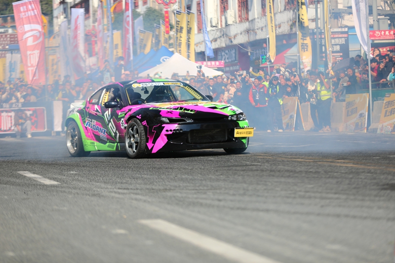 激烈的比賽現場。